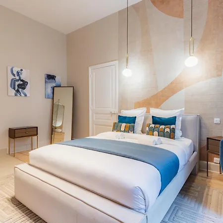 Elegant Climatise - Arc De Triomphe Apartment Paris